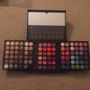 eyeshadow/lip color kit/ makeup bundle